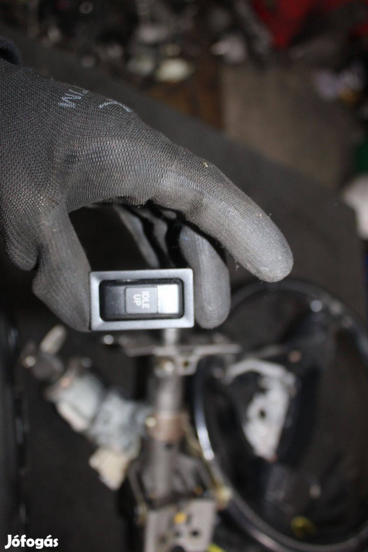 Toyota Rav4 II Idle UP gomb 156480