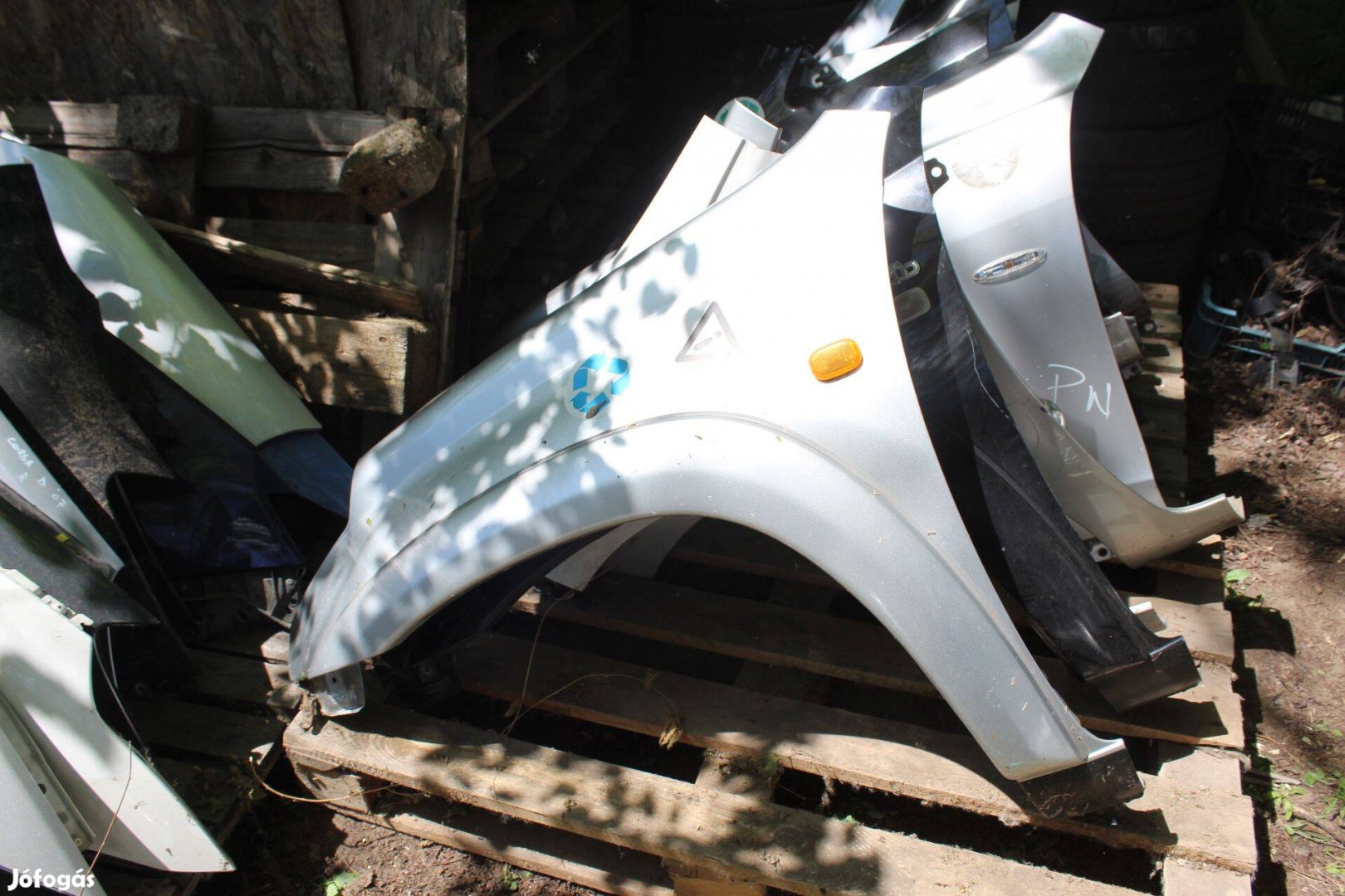 Toyota Rav4 II bal első sárvédő