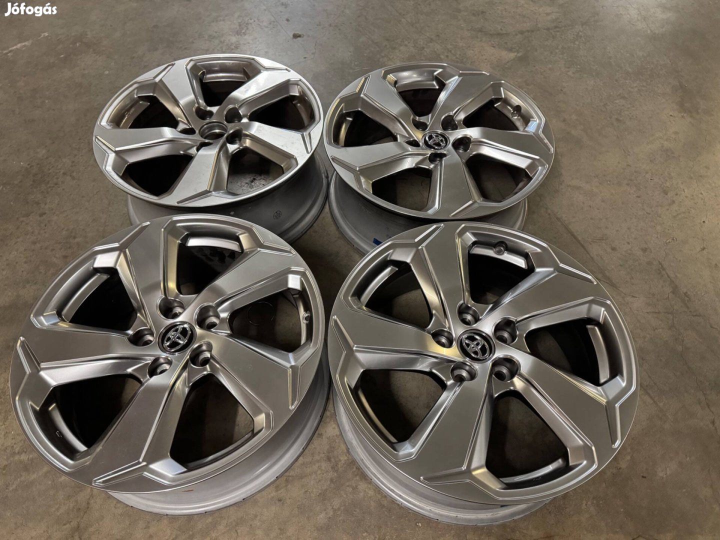 Toyota Rav4 alufelni, szép állapotú Toyota alufelni 18 coll,