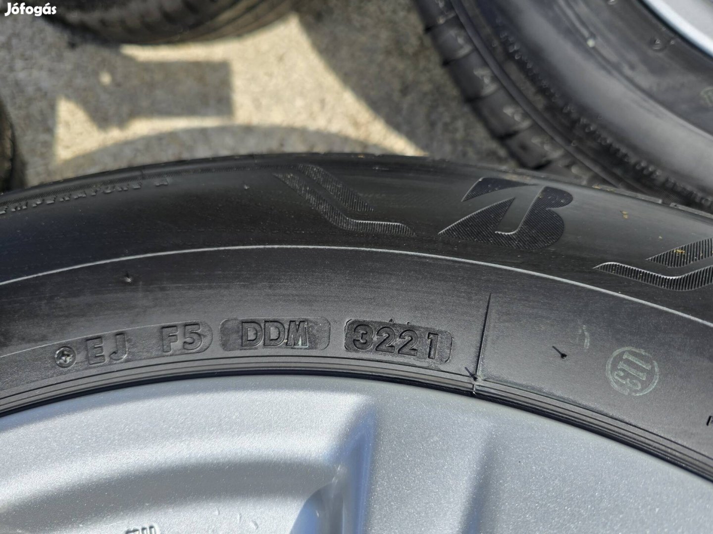 Toyota Rav4 alufelni felni garnitúra újszerű nyári gumival 225/65 r17