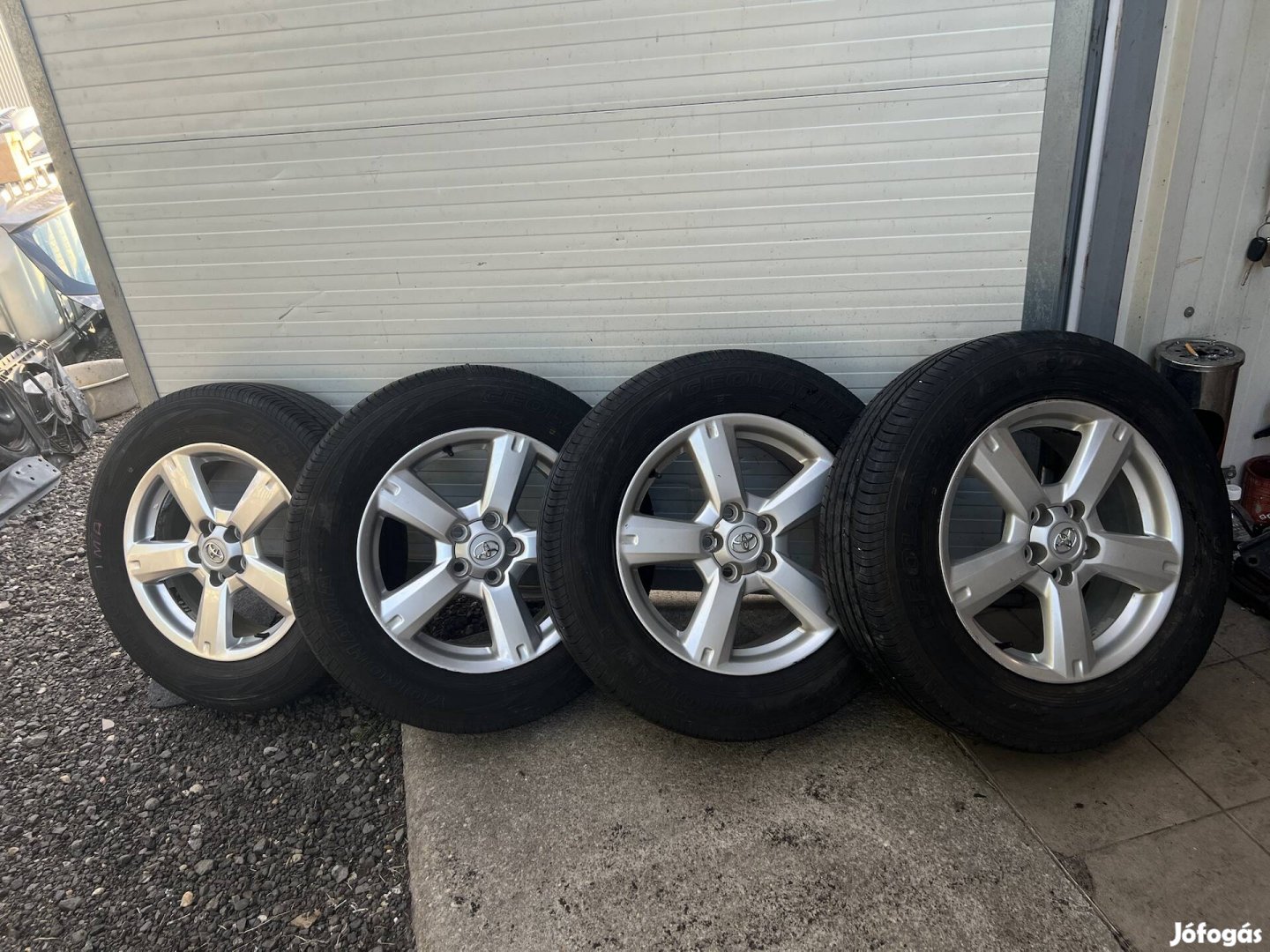 Toyota Rav4 gyári 17"-os alufelni nyári gumival