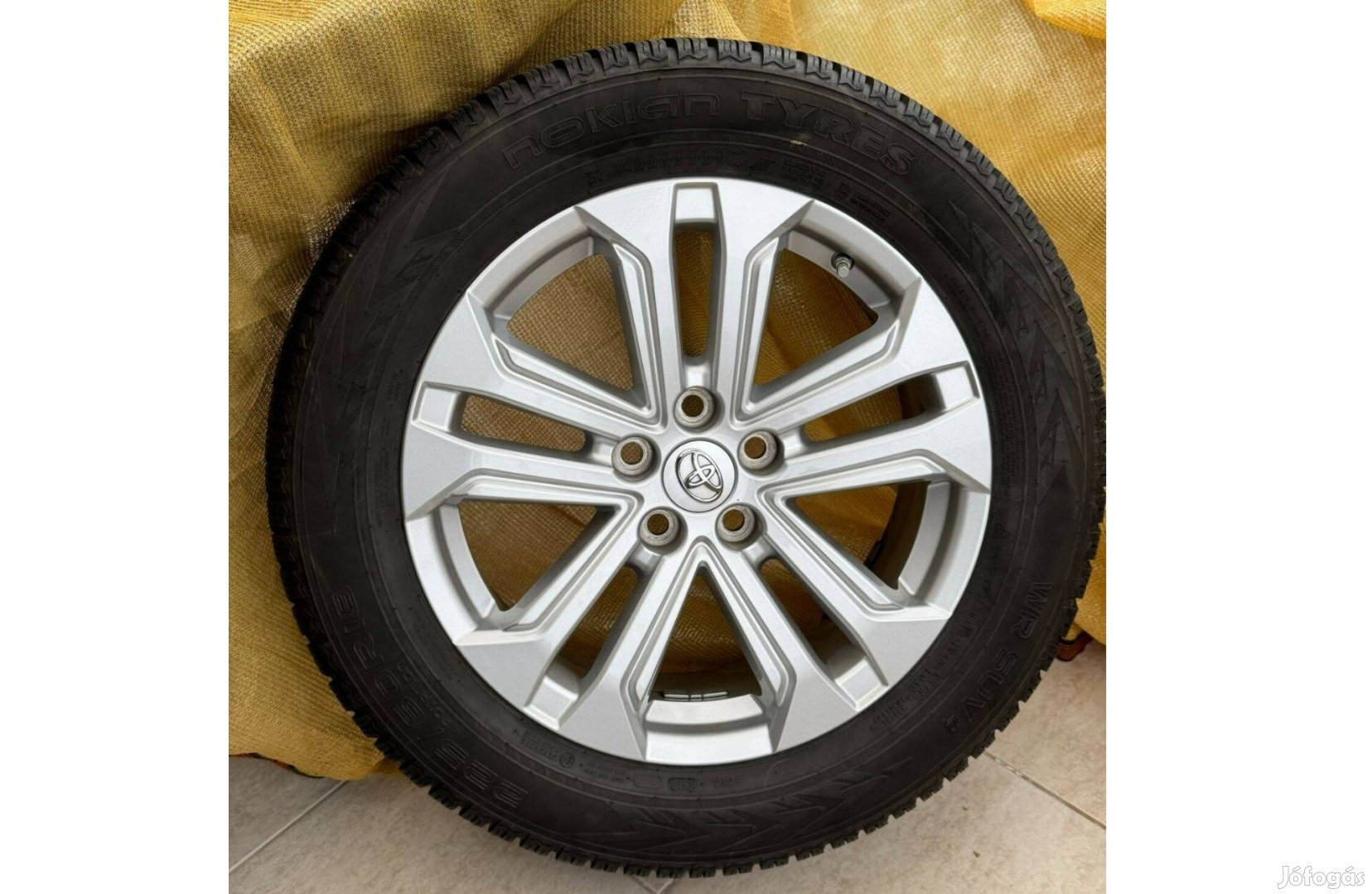 Toyota Rav4 gyári 18-as alufelni garnitúra téli gumival