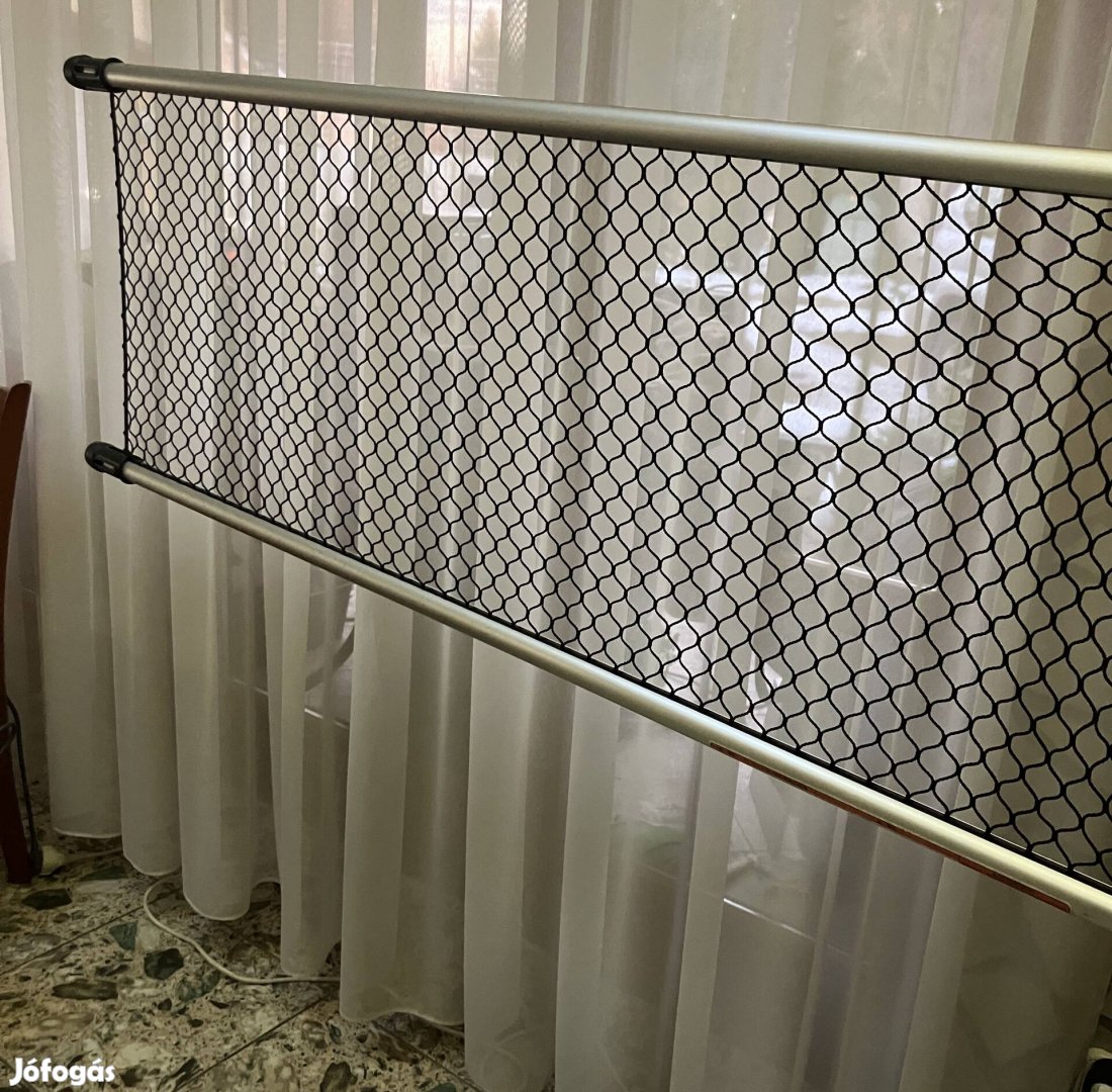 Toyota Rav4 gyári térelválasztó.