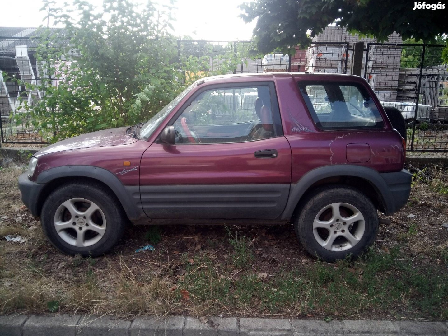 Toyota Rav4 ritka bíbor lila három ajtós vonóh-1500kg.