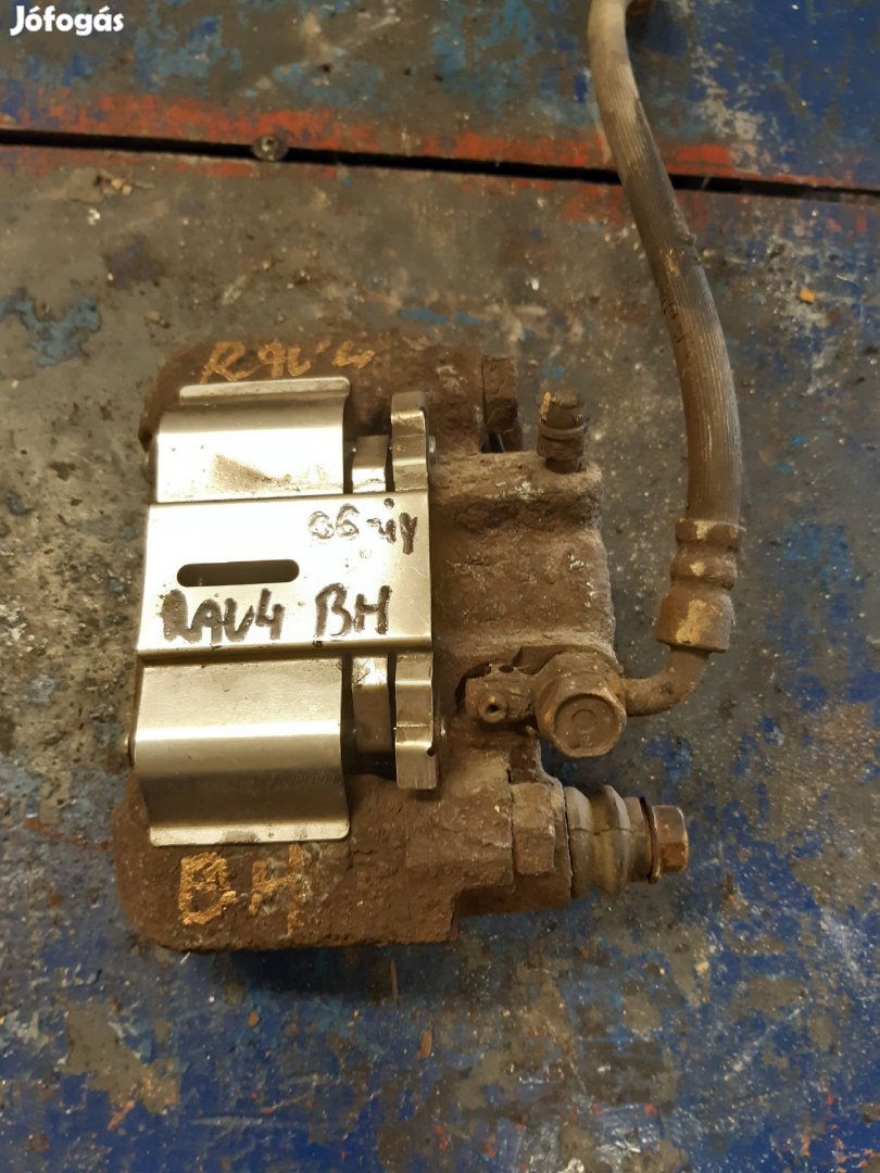 Toyota Rav 4 00-05 Bal Hátsó Féknyereg