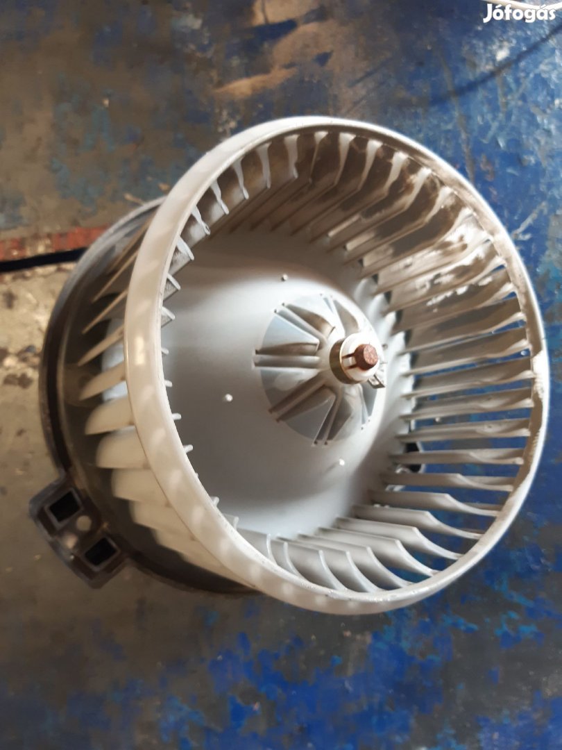 Toyota Rav 4 00-05 Fűtőmotor