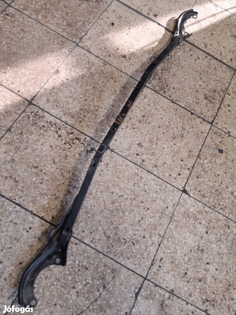 Toyota Rav 4 00-05 Toronymerevítő