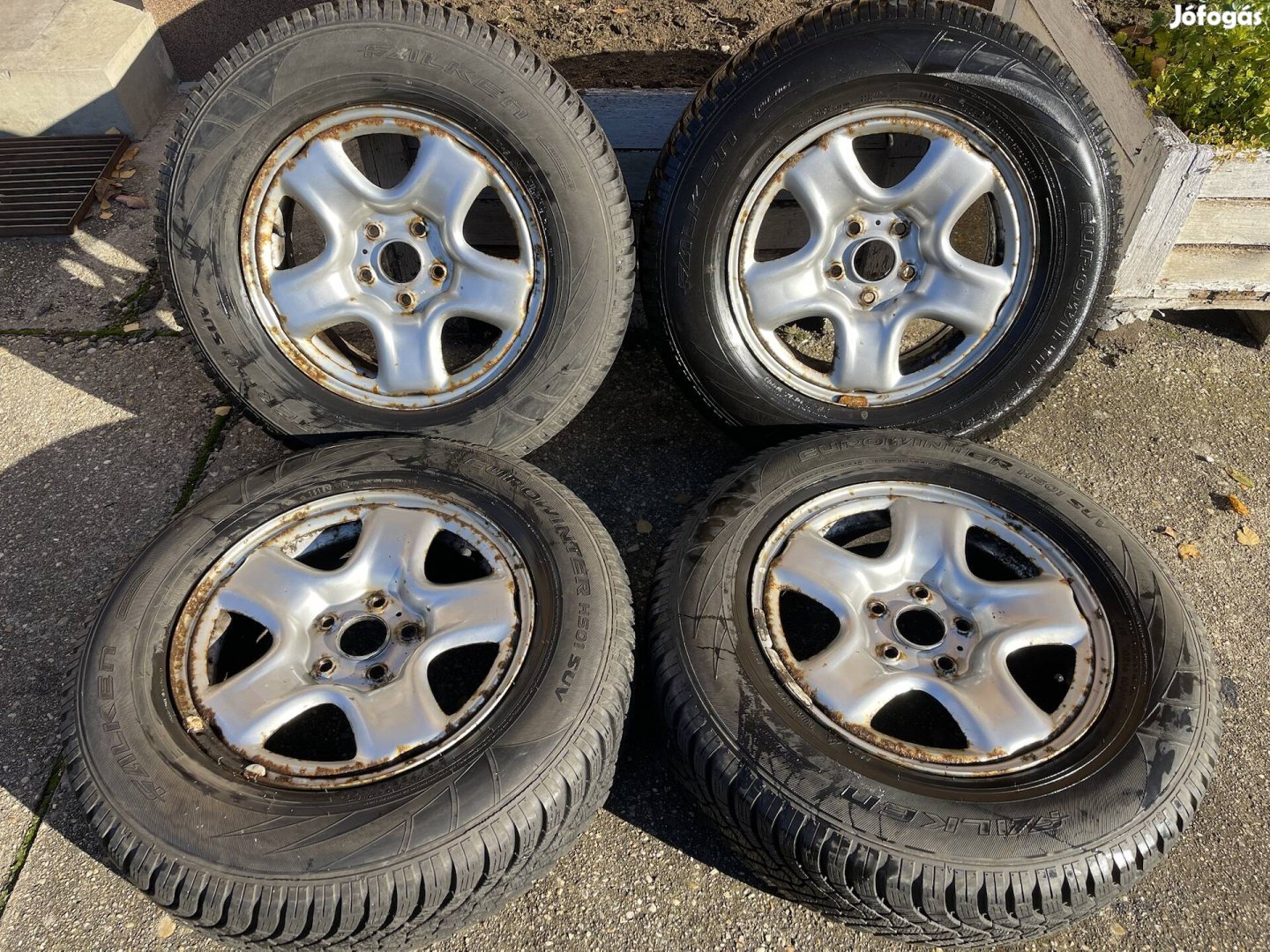 Toyota Rav 4 16" felni 5x114,3 újszerű 215/70r16 téli gumikkal