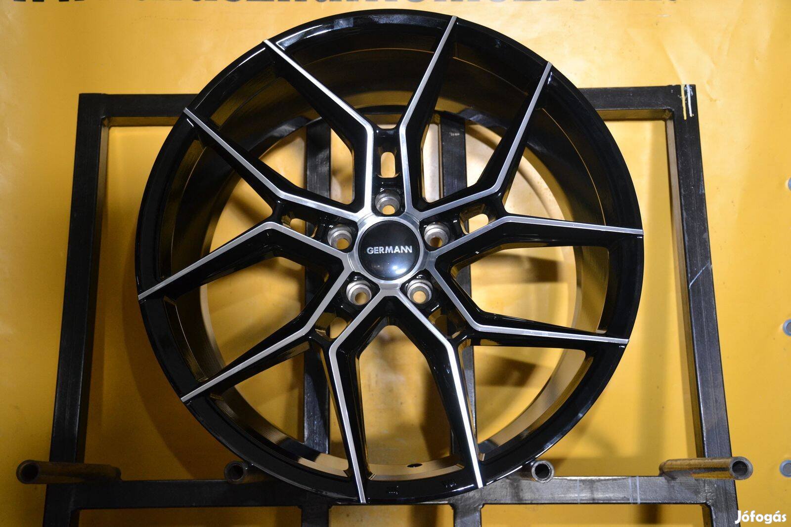 Toyota-Suzuki-Mazda (2358) 20x8,5 ET38 5x114,3 agymérete:73,1mm