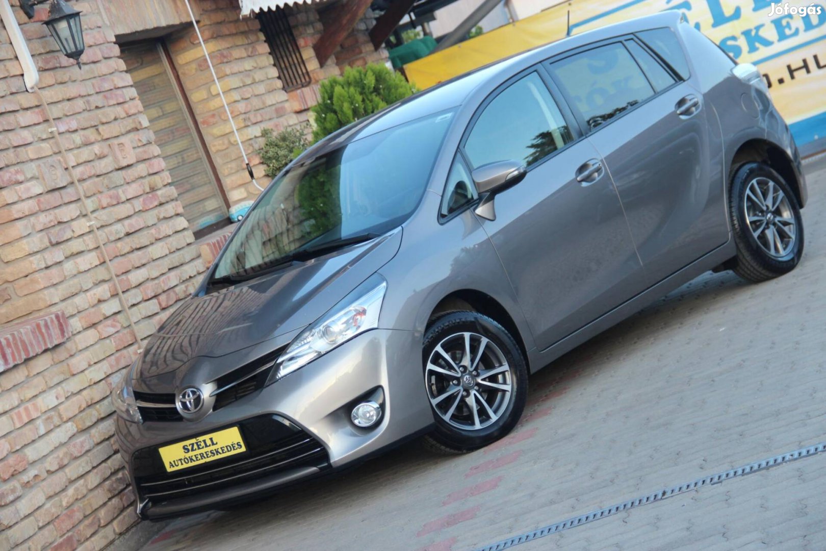 Toyota Verso 1.6 D-4D Executive Digit AC // Tem...