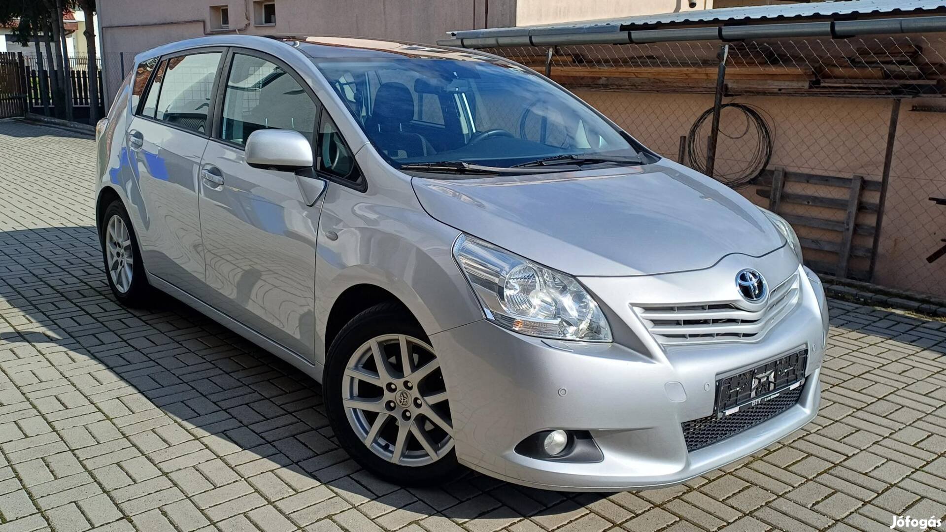 Toyota Verso 1.8 Executive - 7 személy - Renget...