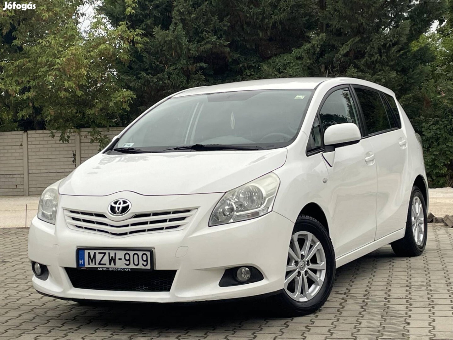 Toyota Verso 2.0 D-4D Sol Nagyszervíz után. Vez...