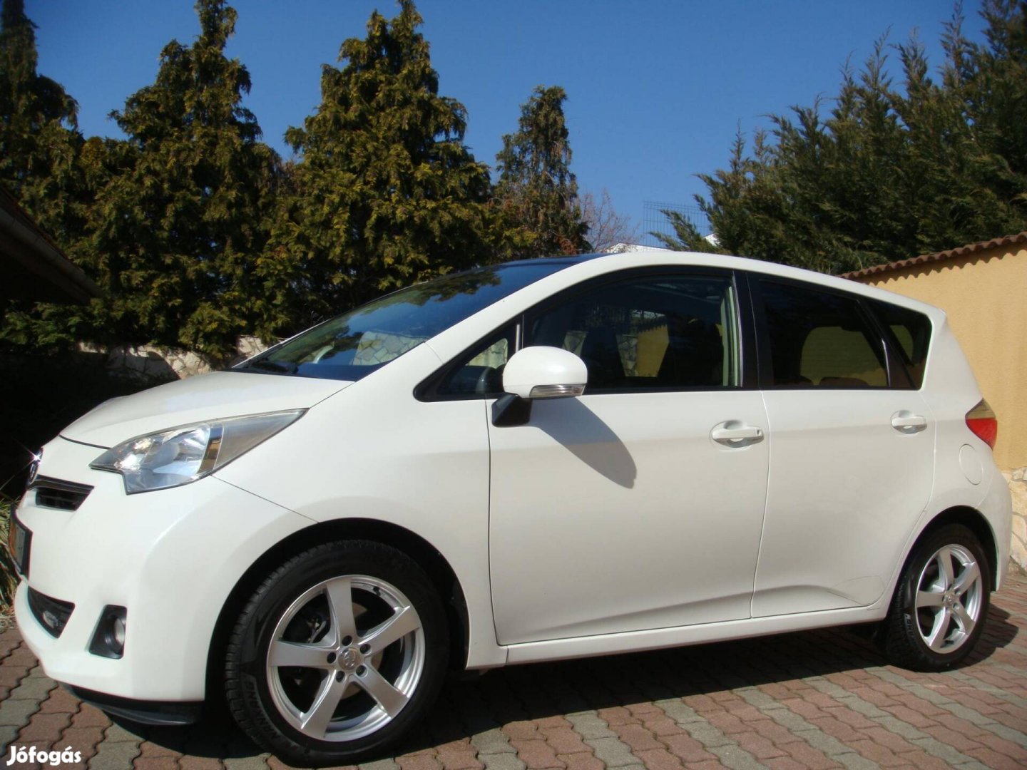 Toyota Verso-S Verso S 1.4 D-4D Karambolmentes!...