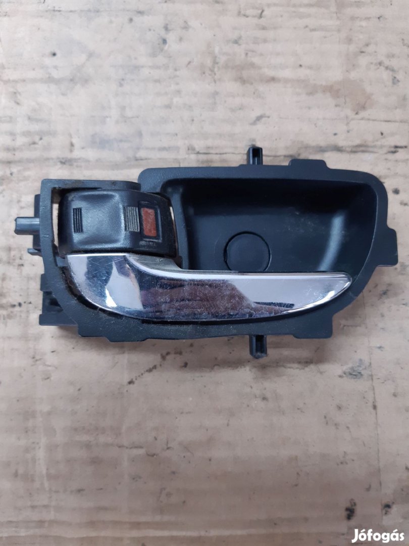 Toyota Yaris 10-20 Bal Első Belső Ajtókilincs