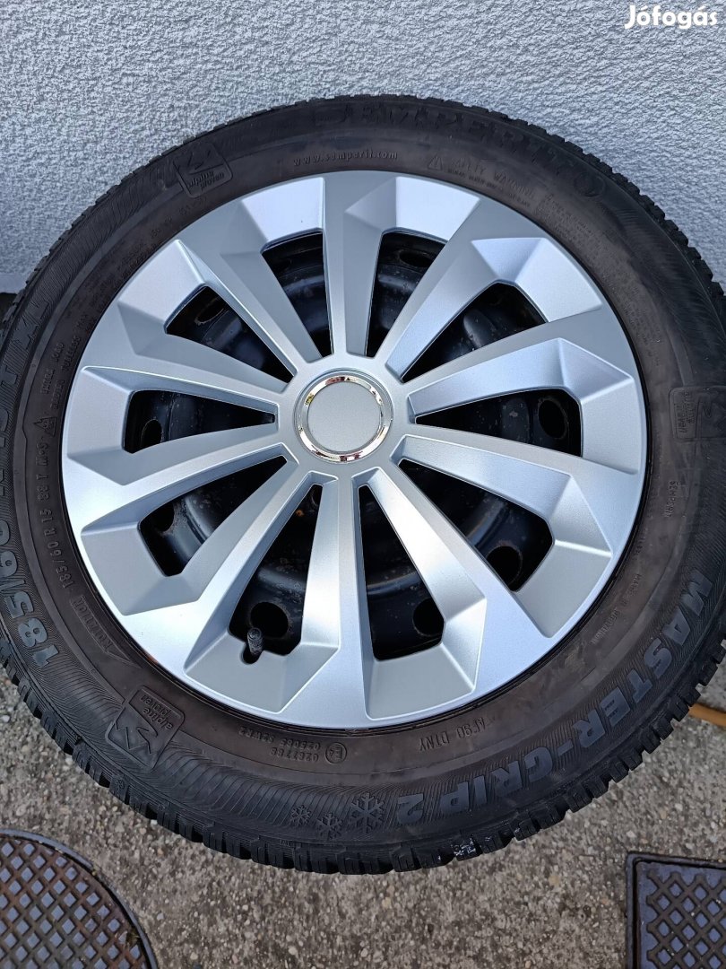 Toyota Yaris 15"lemezfelni téli gumik Eladó 