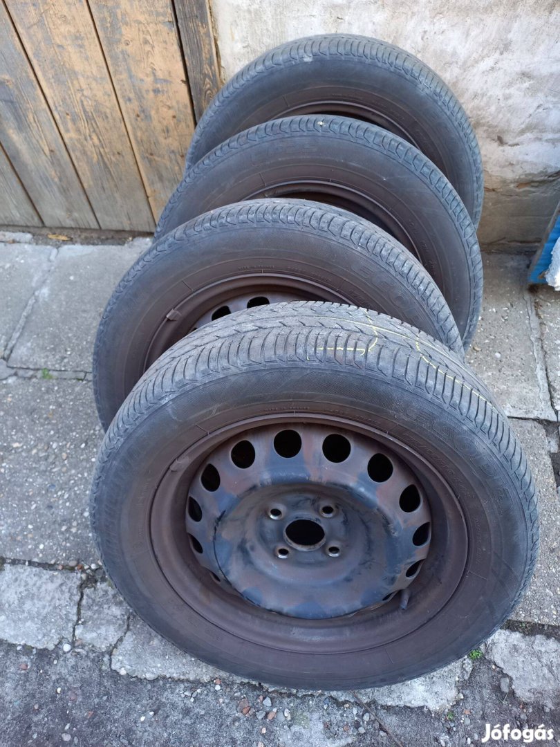 Toyota Yaris 175/65 R15 felni