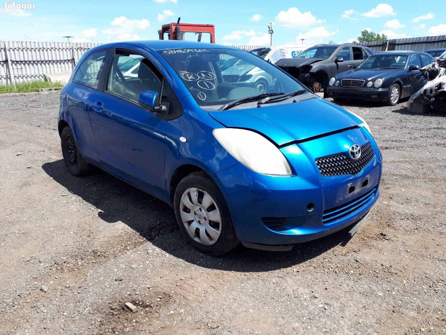 Toyota Yaris 1.0 2005 bontott minden alkatrésze eladó