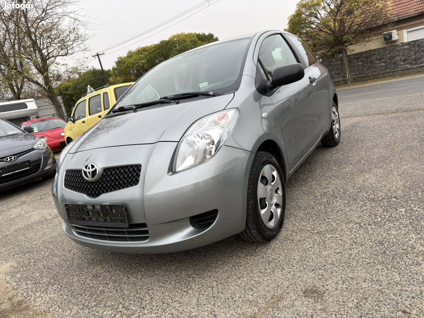 Toyota Yaris 1.0 Ice Kamatmentes Részletre Megv...
