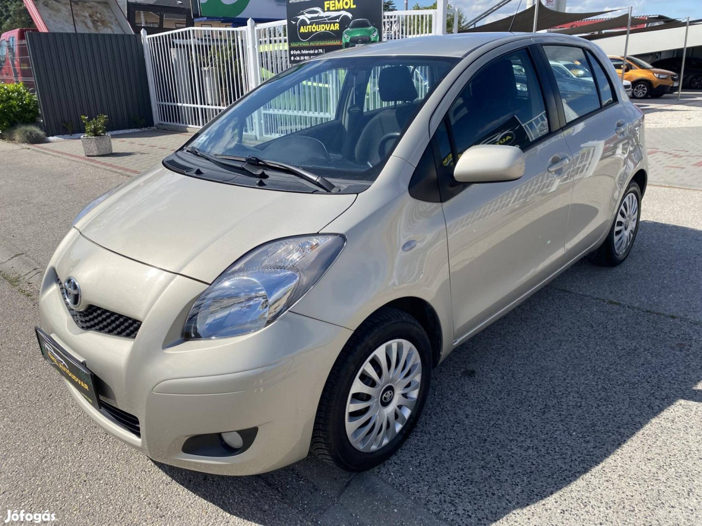 Toyota Yaris 1.0 LIFE S-mentes! Moi.! Sz.könyv!