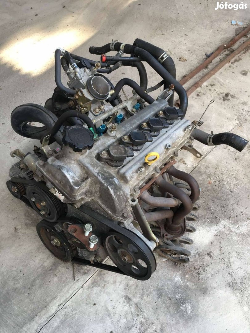 Toyota Yaris 1.0 VVTI motor (1999)