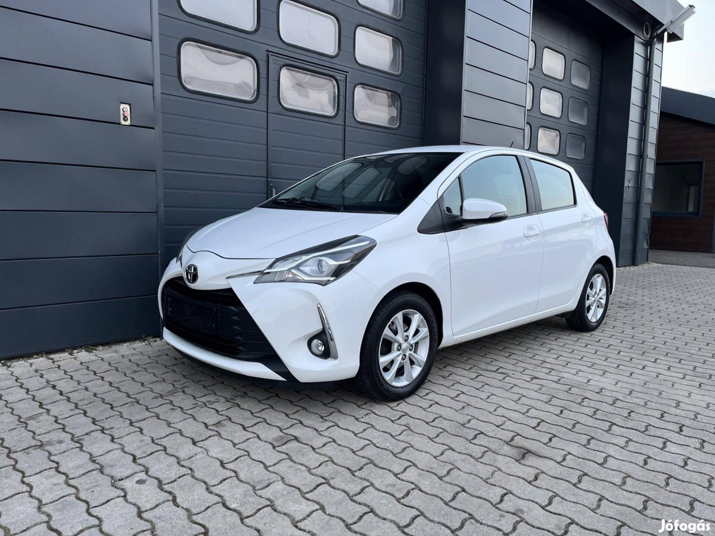 Toyota Yaris 1.0 VVT-i Trend Comfort Szervizkön...