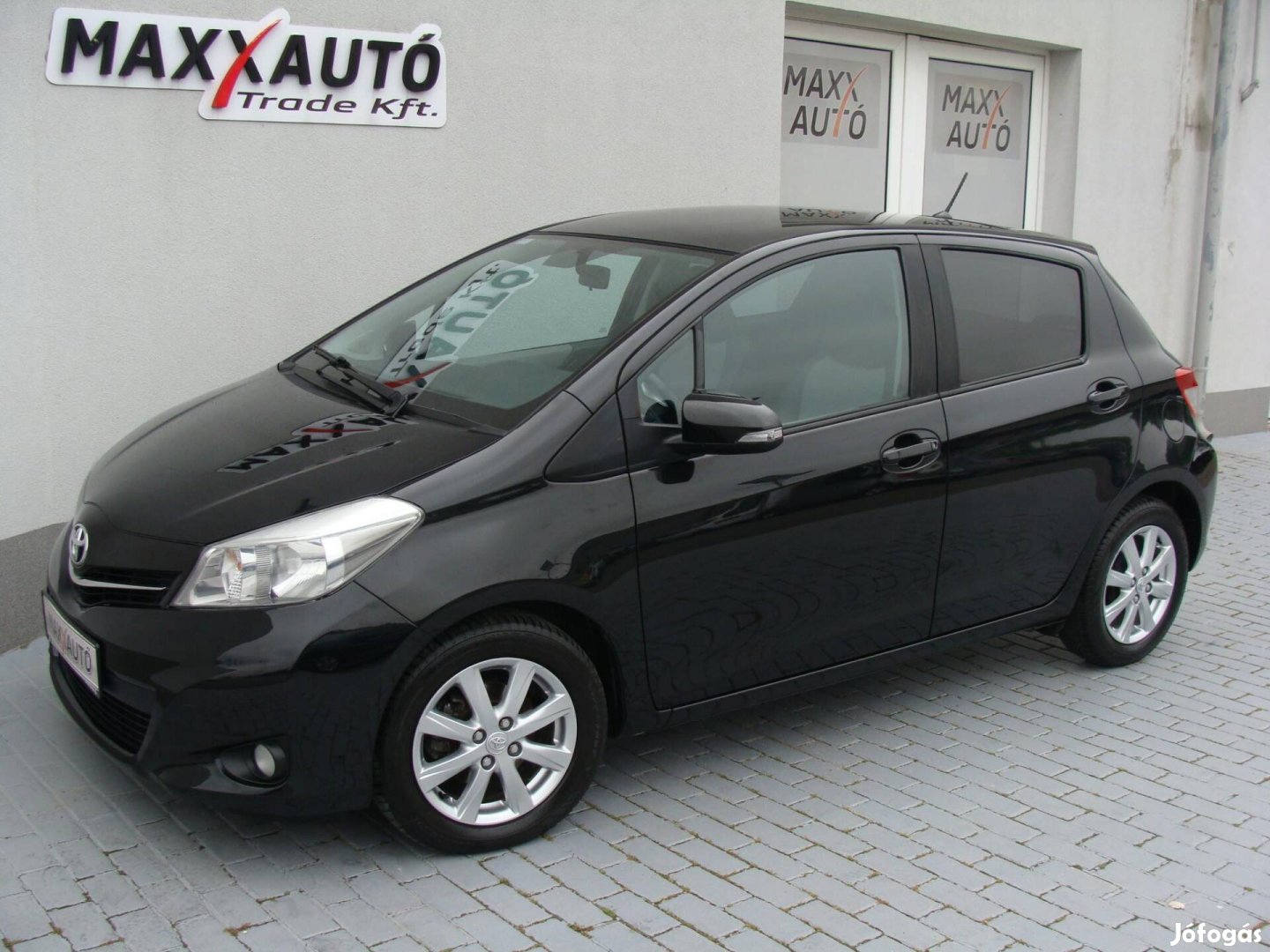 Toyota Yaris 1.33 Executive Tolatókamera+Panorá...