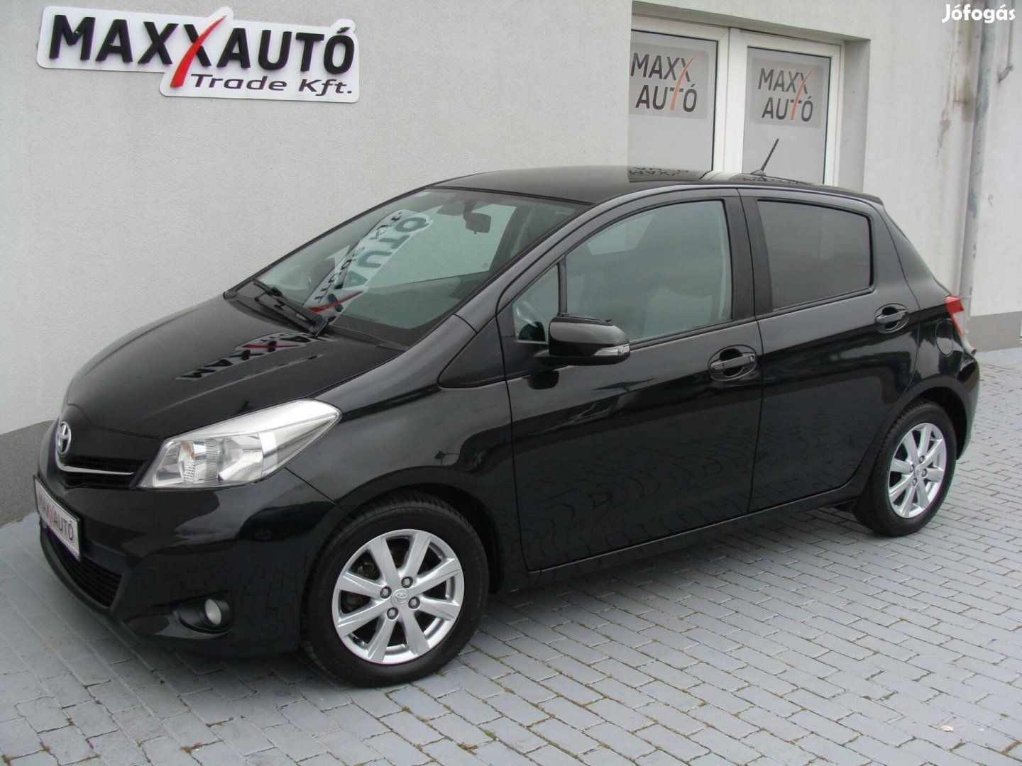 Toyota Yaris 1.33 Executive Tolatókamera+Panorá...