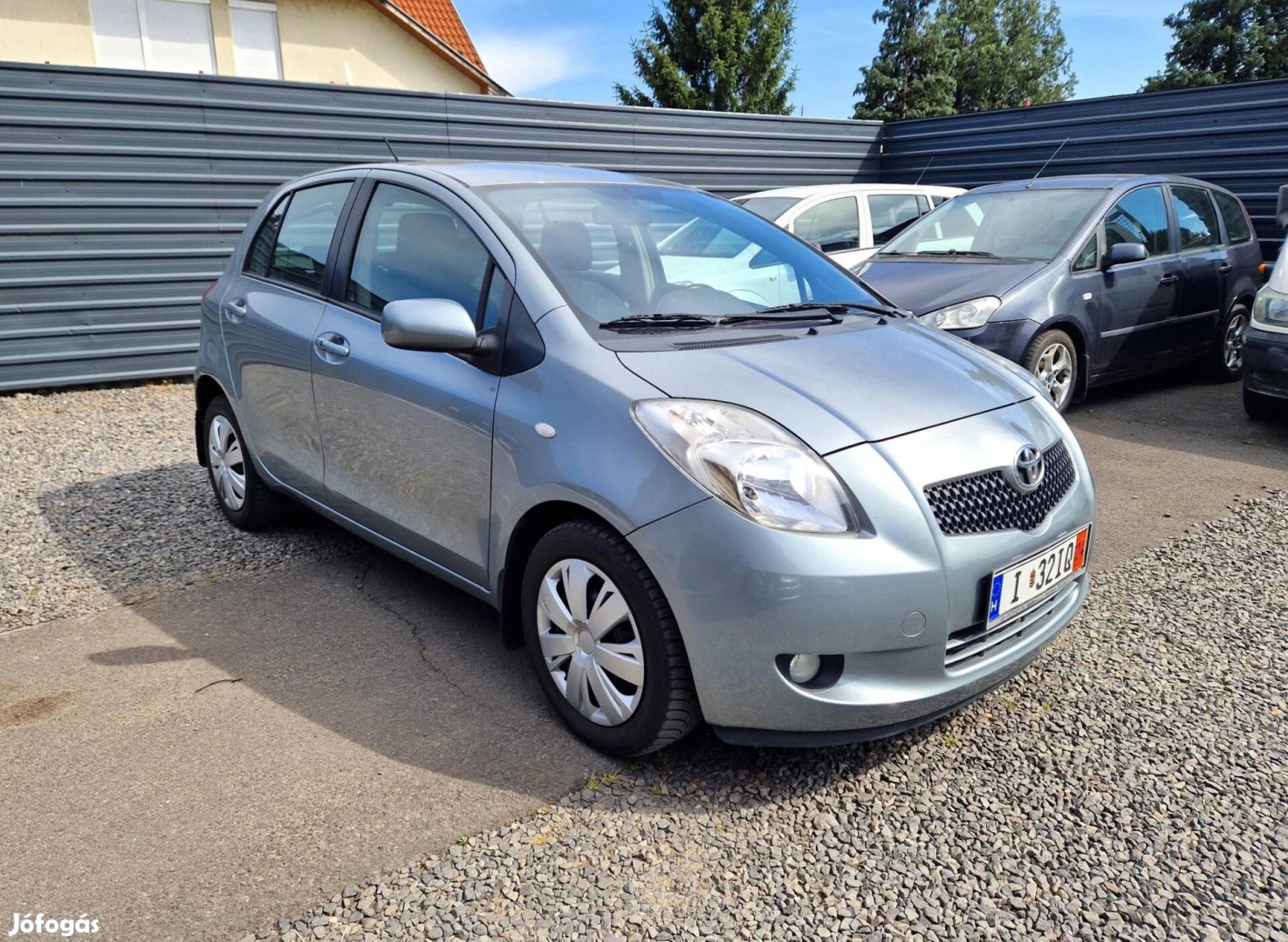 Toyota Yaris 1.3 Terra szervízkönyv -Friss műsz...