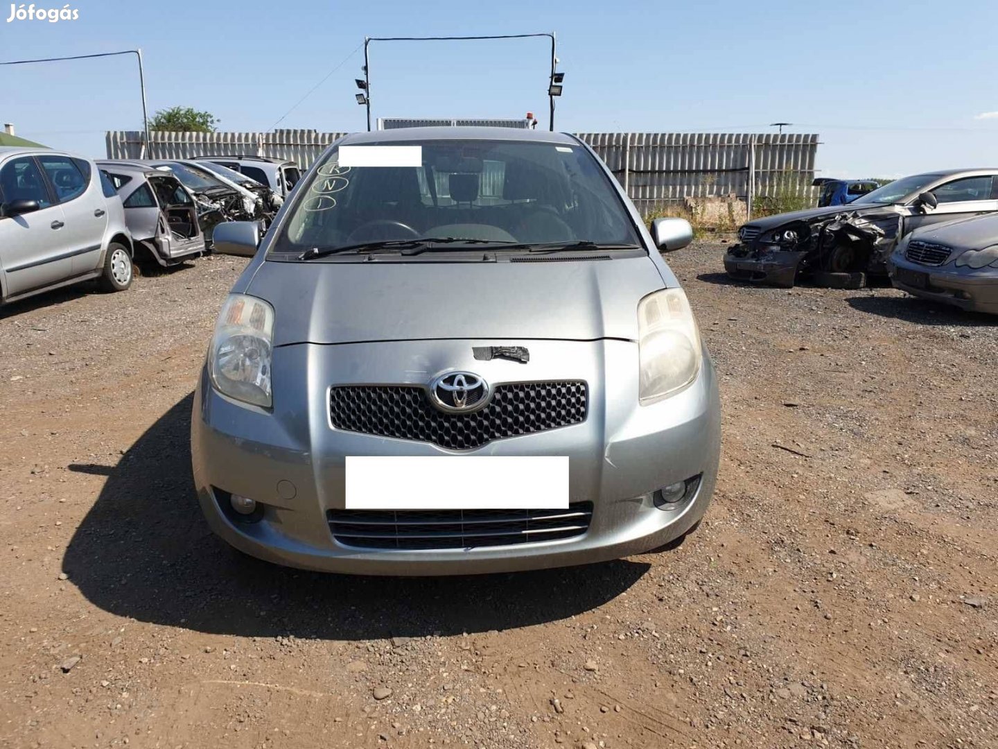 Toyota Yaris 1.3 benzin 5 ajtós 2007 bontott minden alkatrésze eladó