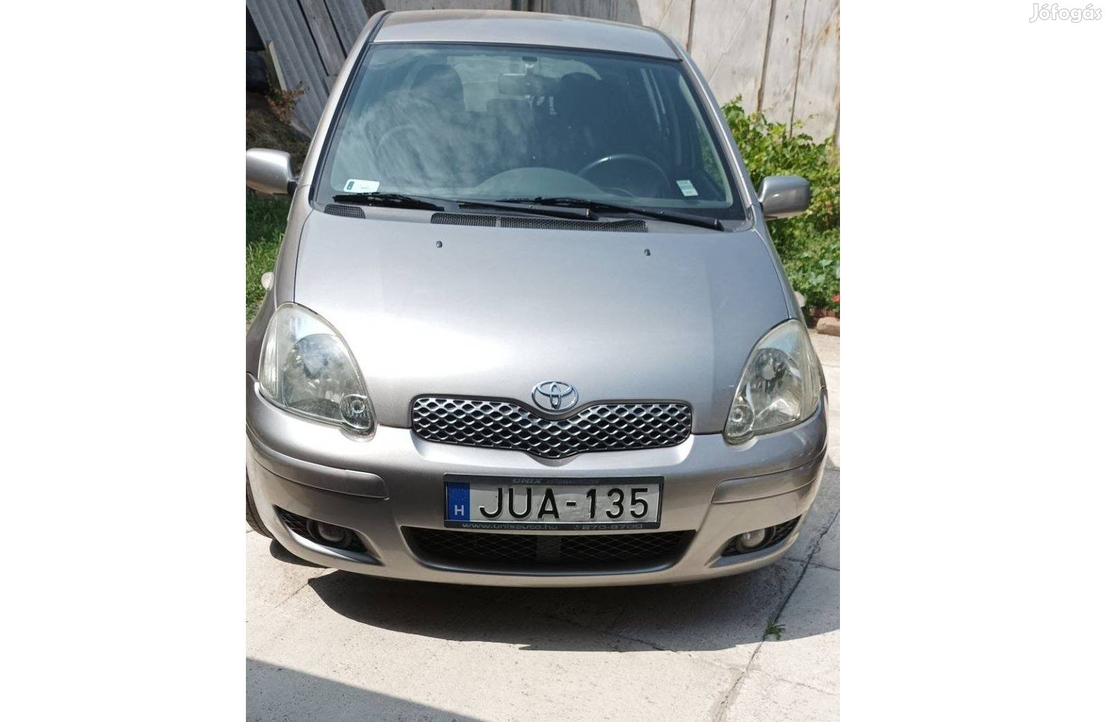 Toyota Yaris 1.3 benzines autó eladó