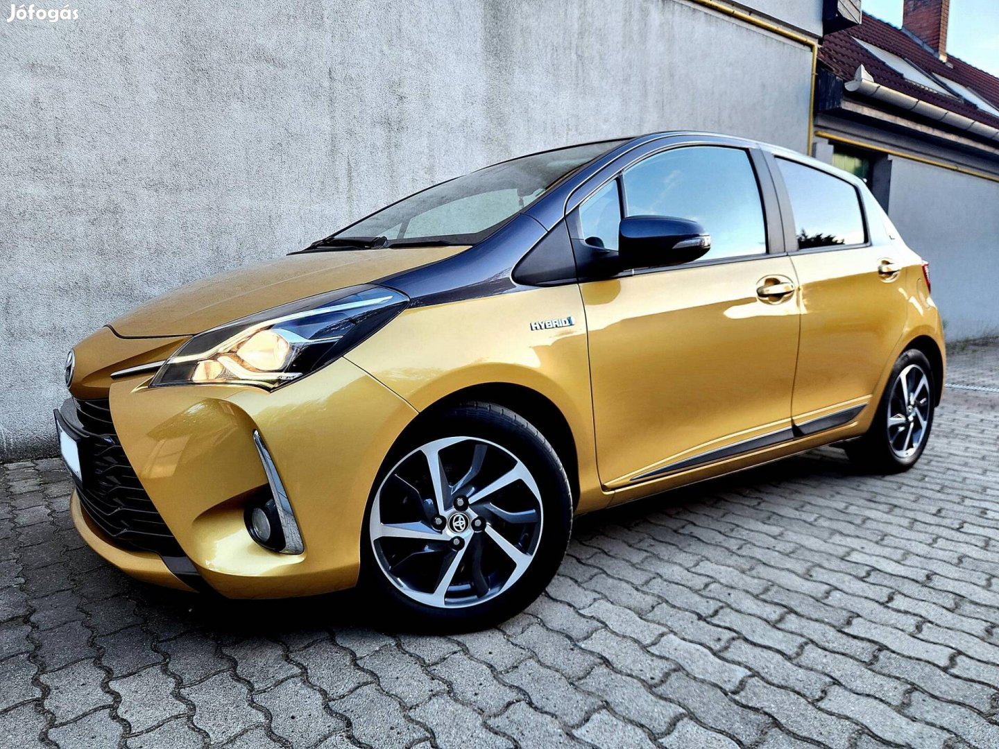 Toyota Yaris 1.5 VVT-i Hybrid Gold Smart e-CVT...