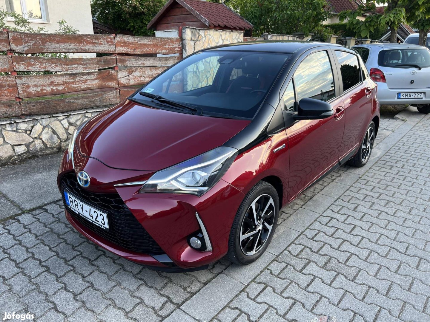 Toyota Yaris 1.5 VVT-i Hybrid Selection Smart R...
