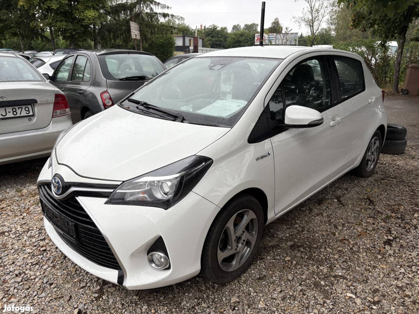 Toyota Yaris 1.5 VVT-i Hybrid Selection White e...