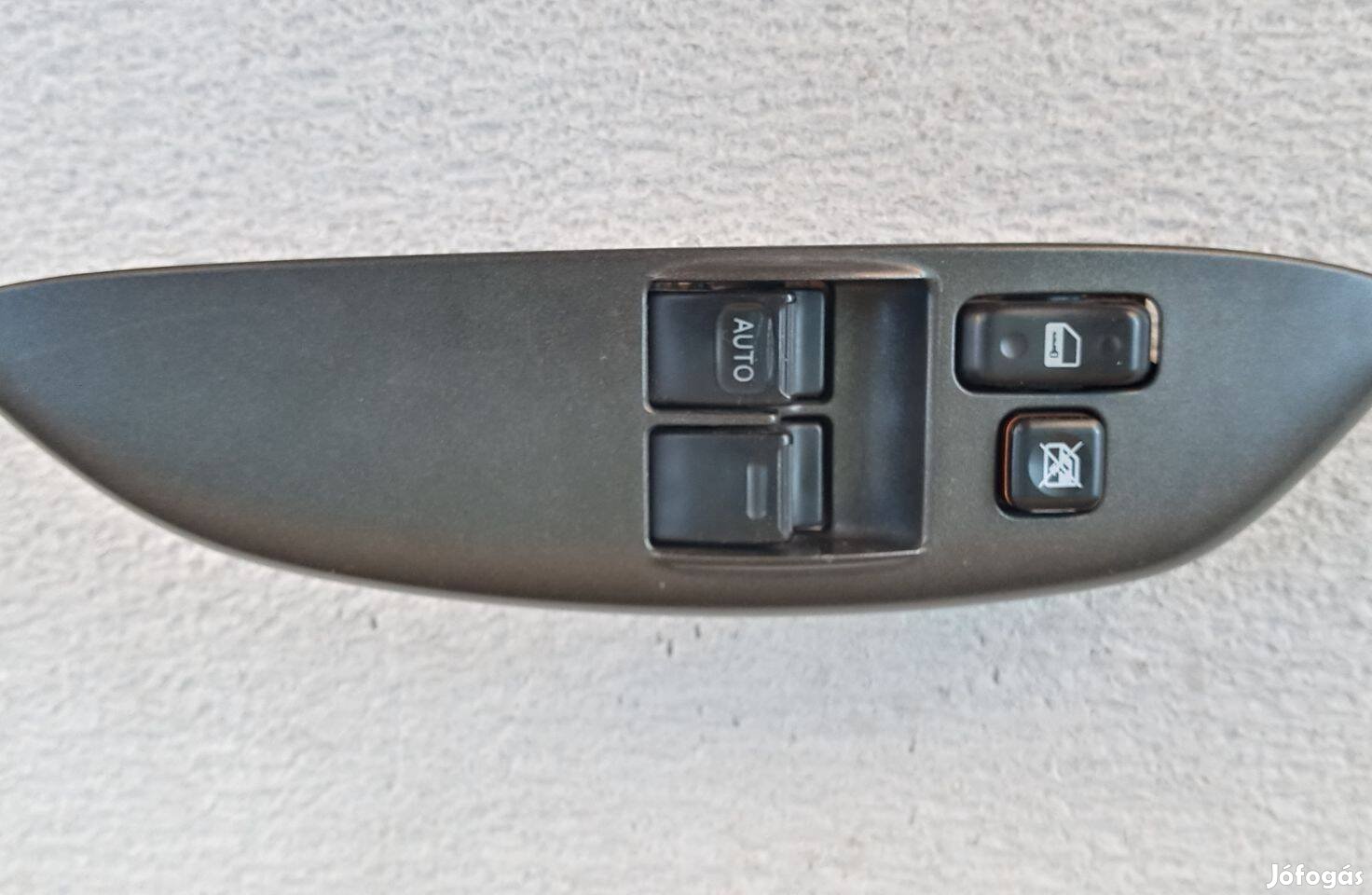 Toyota Yaris 1 gen 1999-2005 bal első ablak ablakemelő kapcsoló