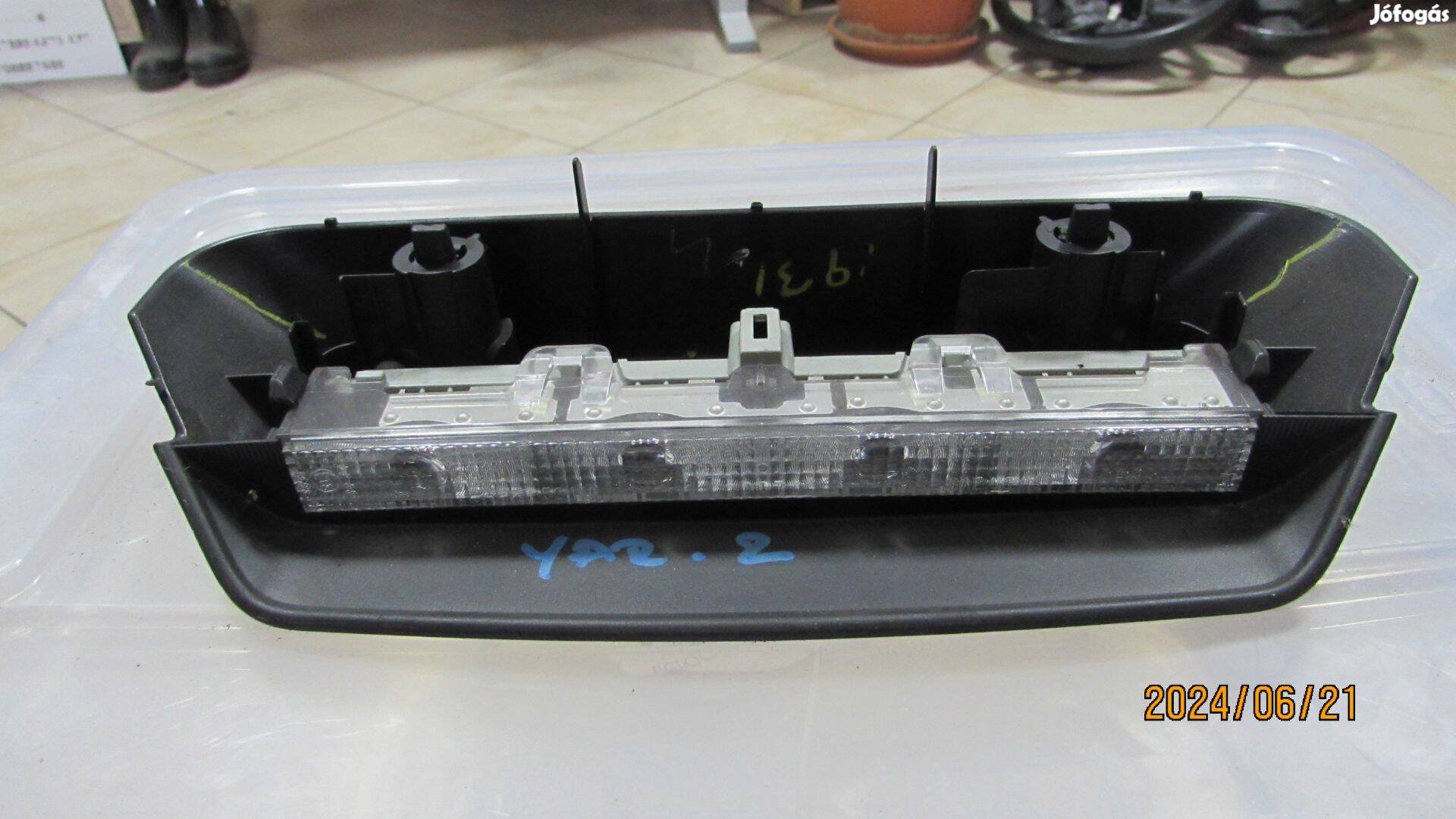 Toyota Yaris 2006-2010 pótféklámpa 28816698