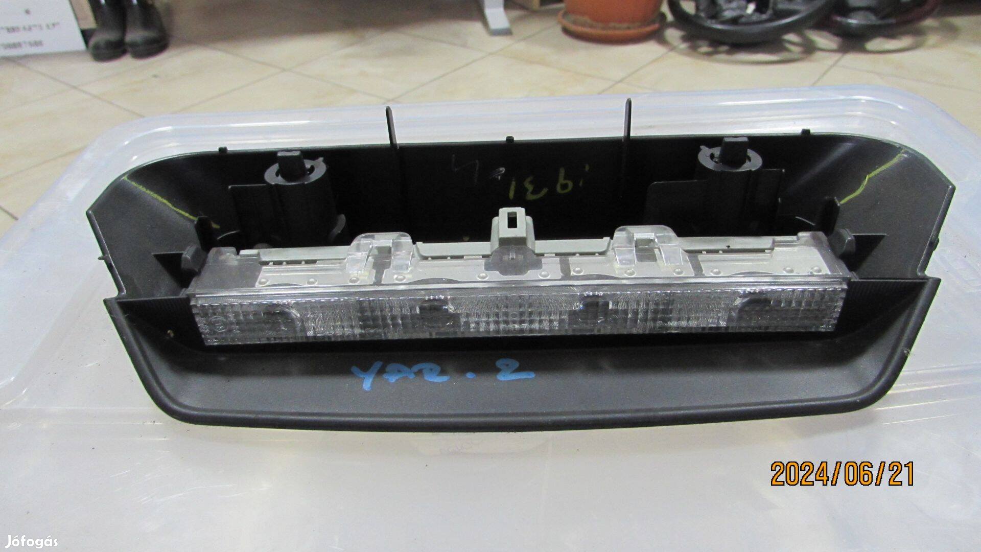 Toyota Yaris 2006-2010 pótféklámpa 28816698