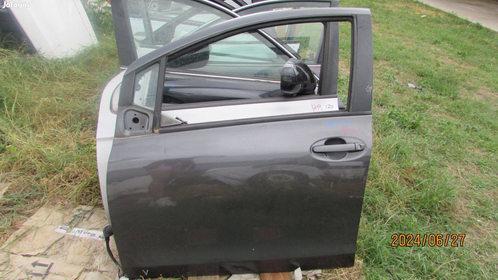 Toyota Yaris 2006 bal első ajtó kompletten tükör nélkül ( 1420)