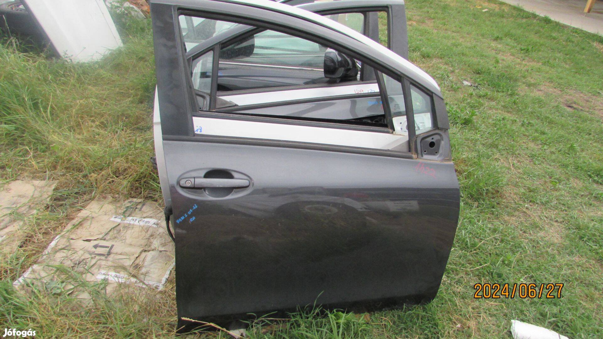 Toyota Yaris 2006 jobb első ajtó kompletten tükör nélkül ( 1422)