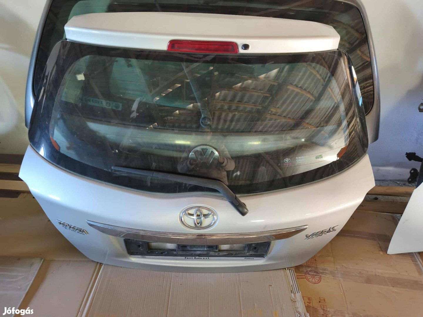 Toyota Yaris 2010-2015 (XP130/XP150) csomagtérajtó