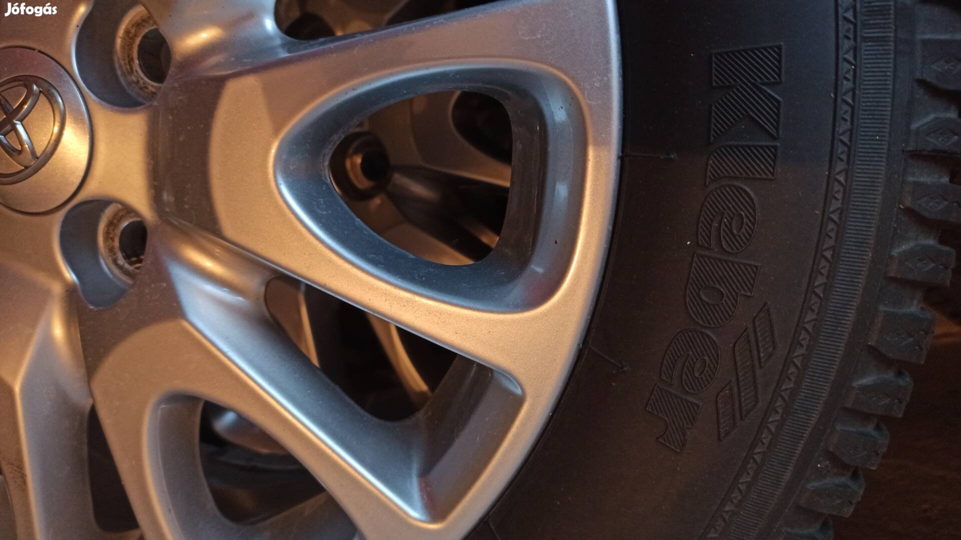 Toyota Yaris 2012 téli gumikkal alufelnigarnitúra