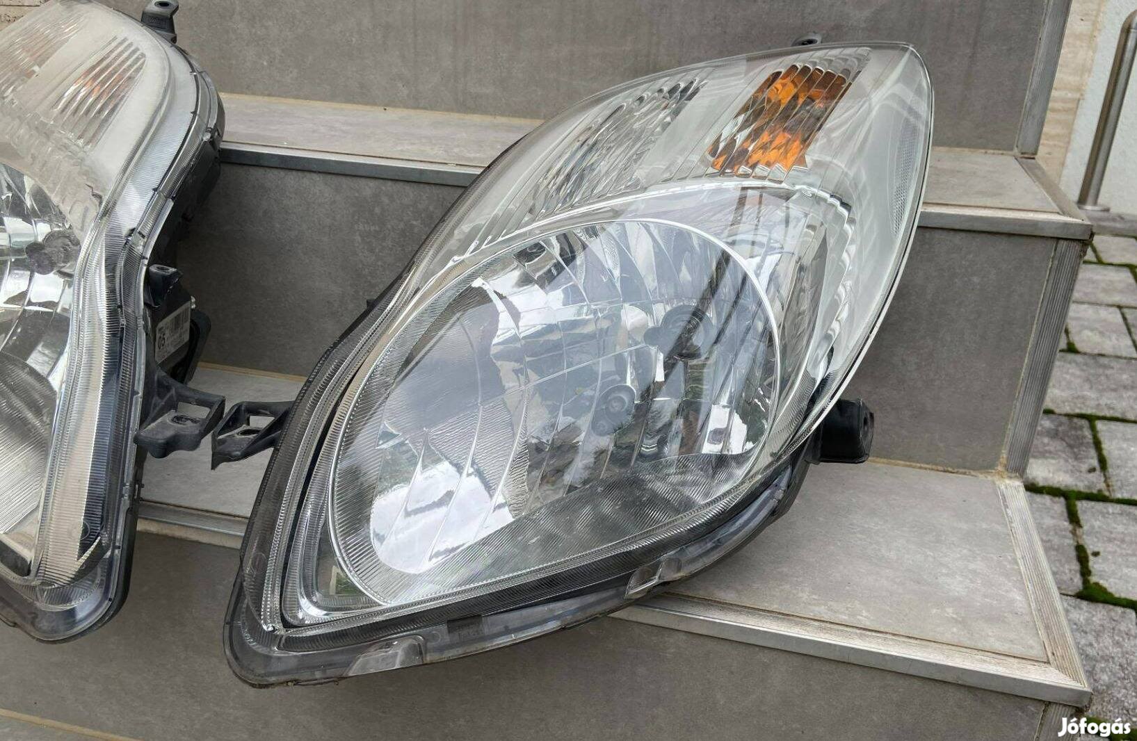 Toyota Yaris 2 BAL Lámpa , Fényszoró , Gyári ! (2009-11)