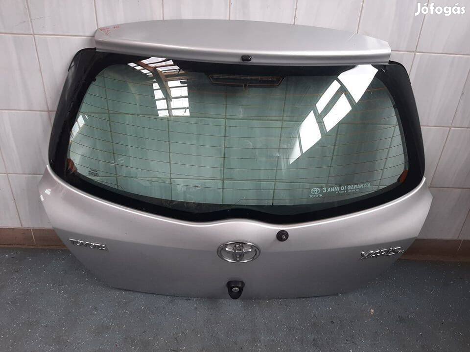 Toyota Yaris 2 gen csomagtér ajtó , végajtó , ablaktörlő , zár