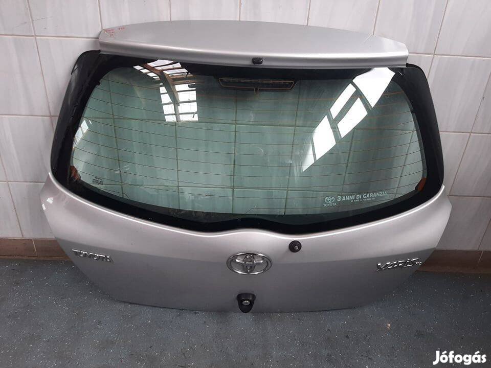 Toyota Yaris 2 gen csomagtér ajtó , végajtó , ablaktörlő , zár