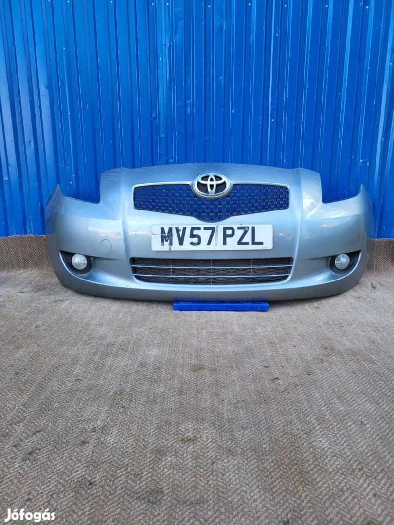 Toyota Yaris 2 gyári 521190D13 ködlámpás első lökhárító sérülésmentes