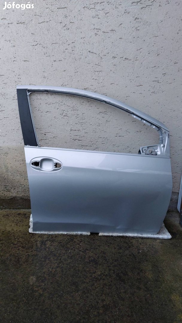 Toyota Yaris 3 2011-2019 első ajtó