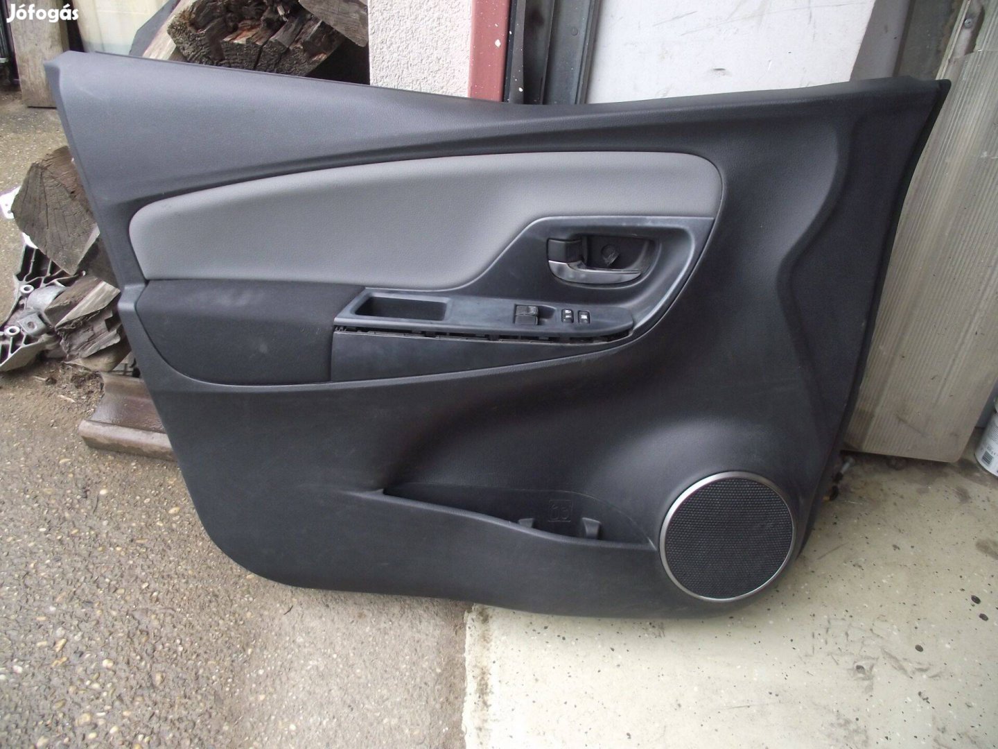 Toyota Yaris 3 bal első ajtókárpit 2012-2020