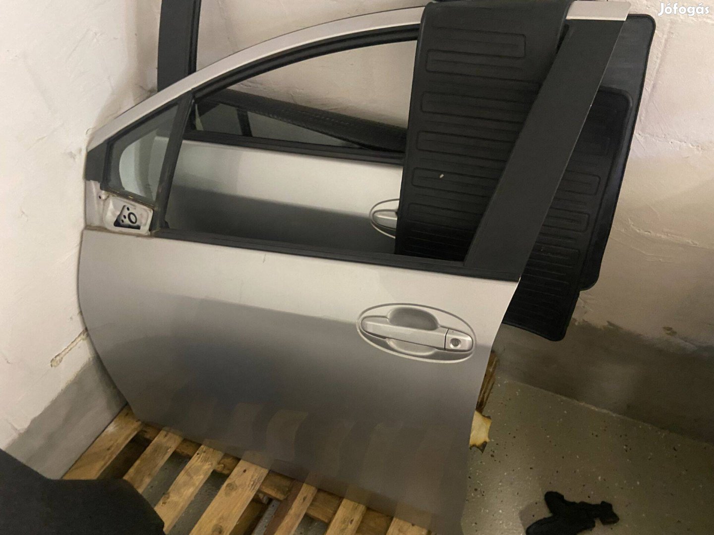 Toyota Yaris 3 bal első-hátsó ajtó