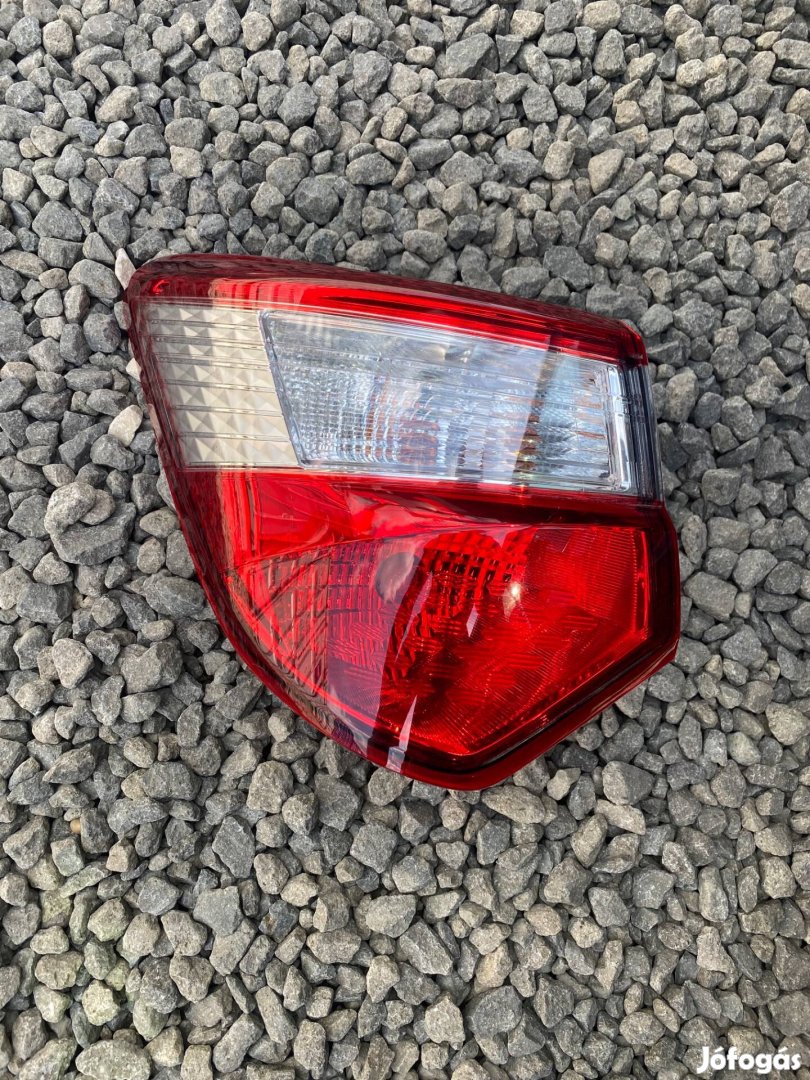Toyota Yaris 3 bal hátsó lámpa