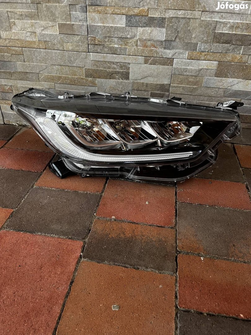 Toyota Yaris 4 IV P21 Full LED 20- lámpa jobb