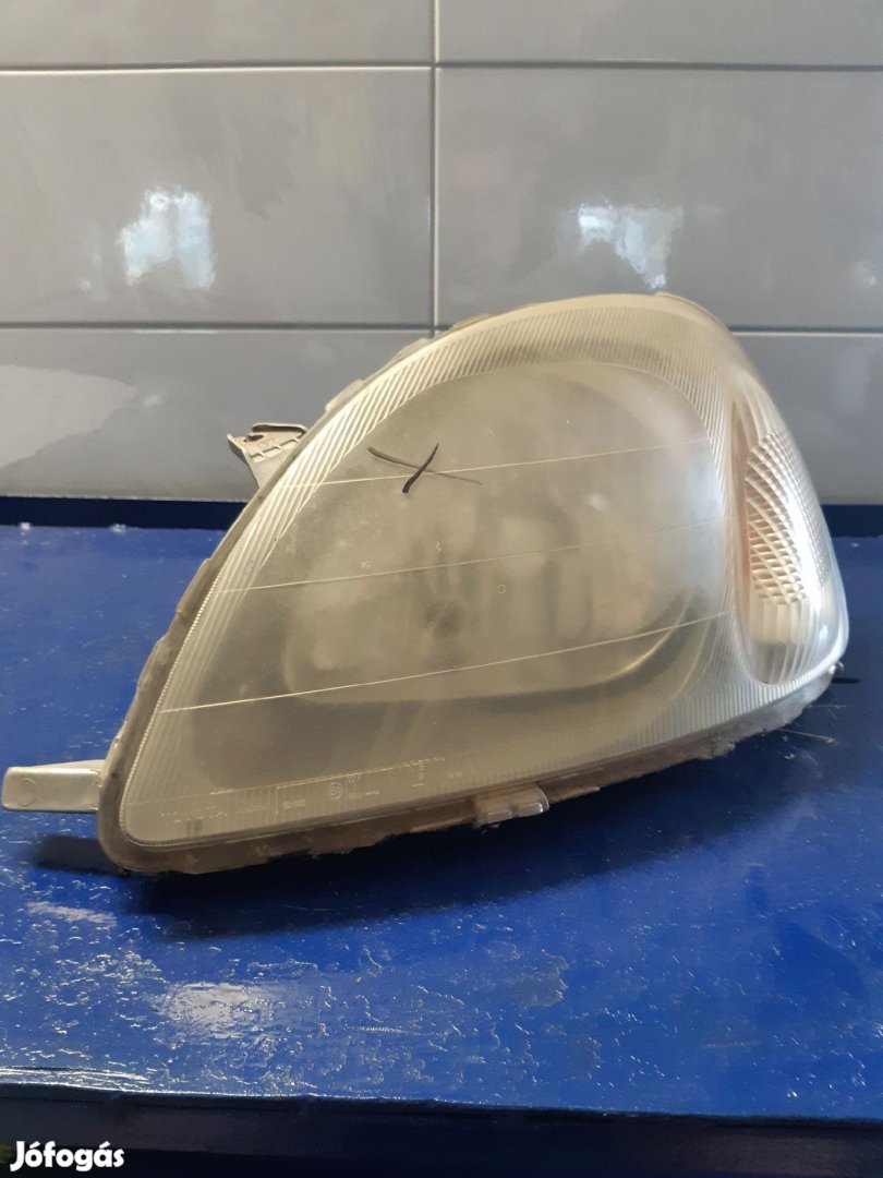 Toyota Yaris 98-05 Bal Első Lámpa / Fényszóró